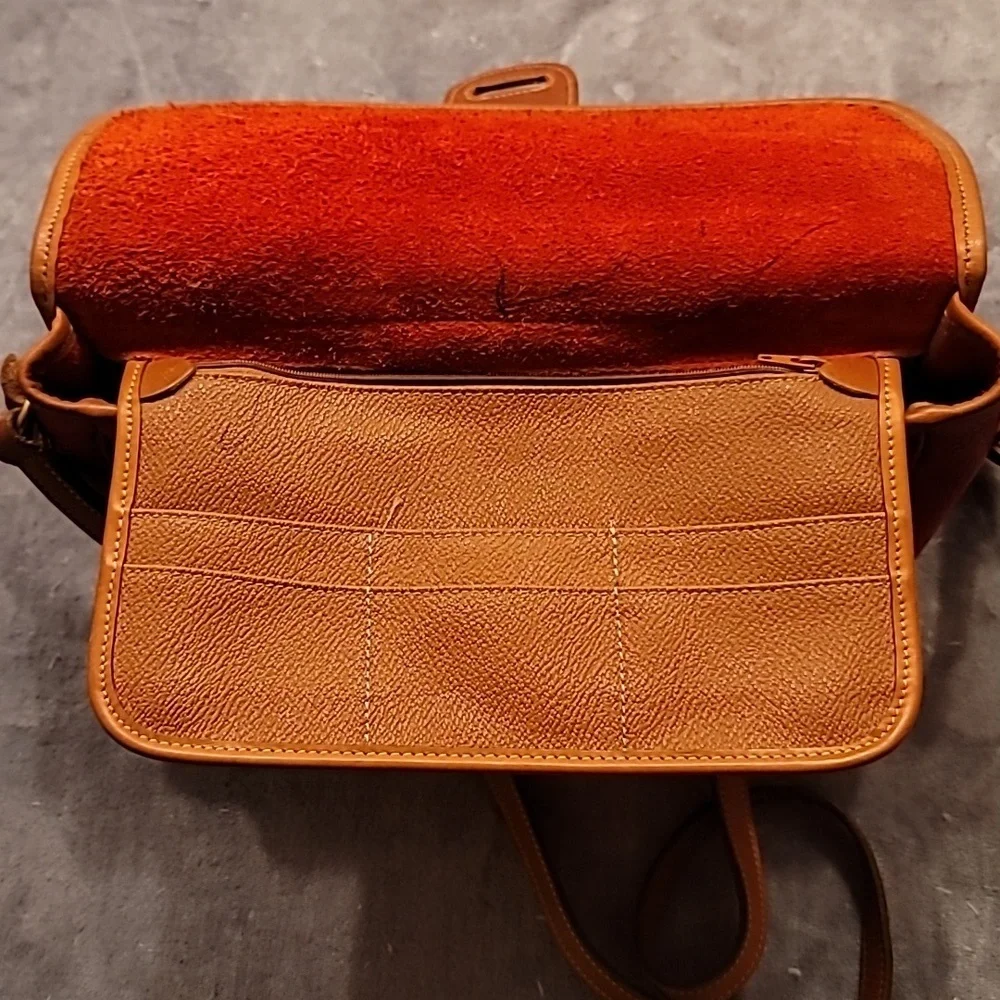0463. EUC ~ Dooney and Bourke ~ Red Leather Equestrian Over Under Shoulder Bag ~ - Picture 11 of 14
